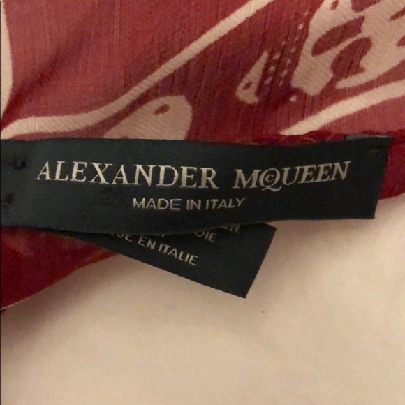 Alexander McQueen 100% Silk Skull Print Scarf - Picture 4 of 4